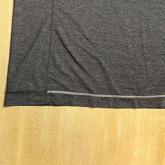 Lululemon performance tee - Picture 5 of 5